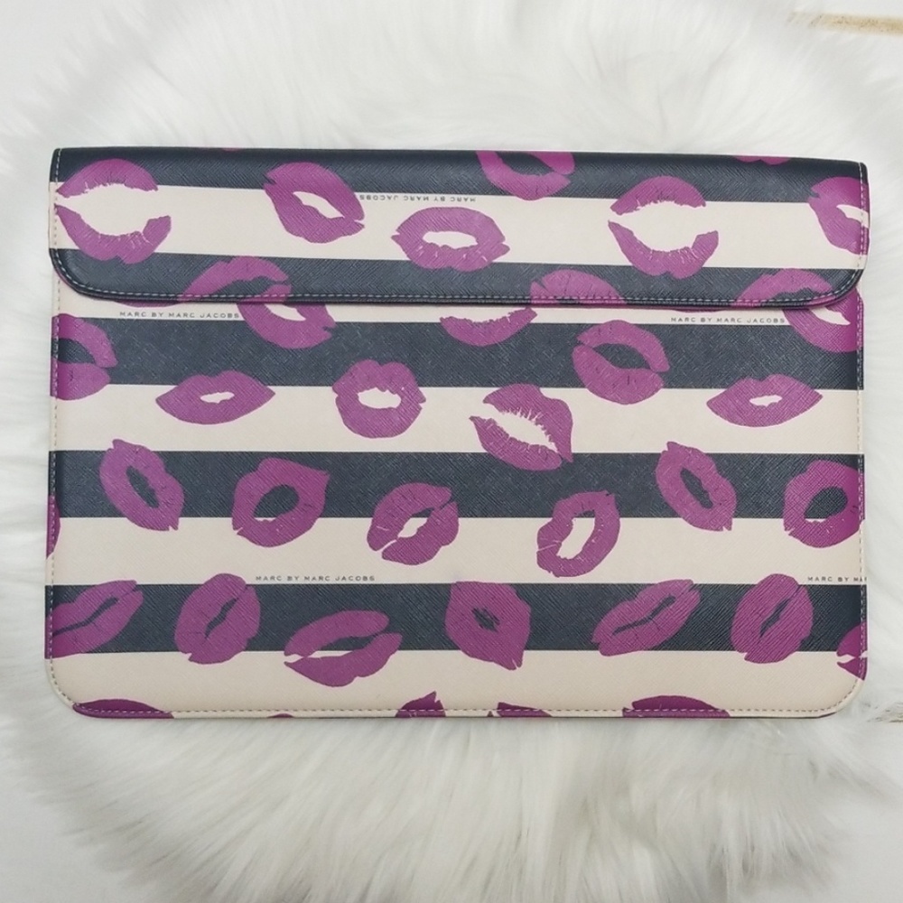 Marc Jacobs Incase Flapover Slip Tablet Kindle Case Cover Lips Kisses Stripes